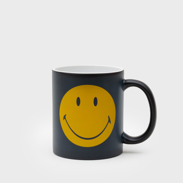 Smiley Mug | Black & Yellow magic heat sensitive mug.